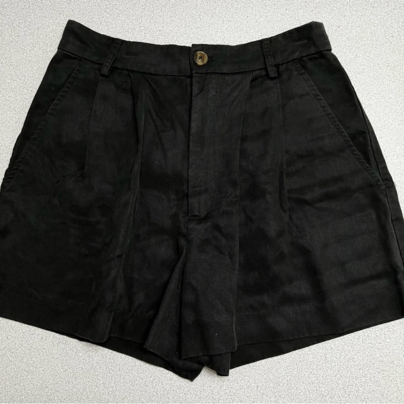 Reformation Mason Shorts - Picture 2 of 5